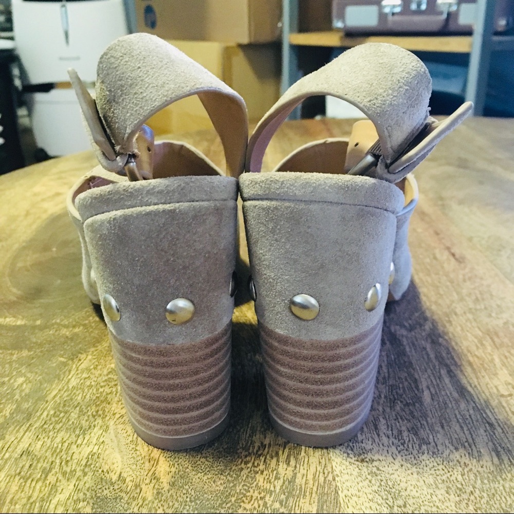 Marc Fisher Waleis Peep Toe Heels NEW - Picture 8 of 8